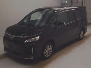 TOYOTA VOXY 2018
