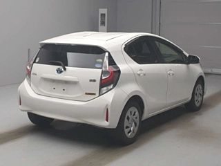 TOYOTA AQUA NHP10