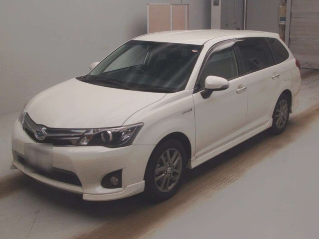 TOYOTA COROLLA FIELDER 2015