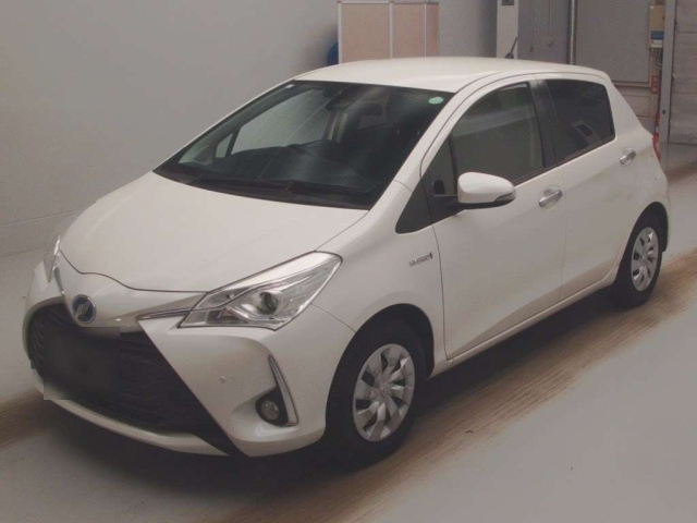 TOYOTA VITZ 2018
