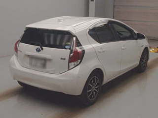 TOYOTA AQUA NHP10