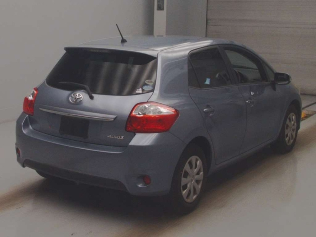 TOYOTA AURIS 2010
