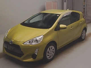 TOYOTA AQUA 2016
