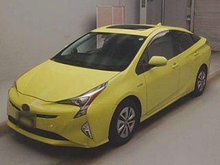 TOYOTA PRIUS 2016