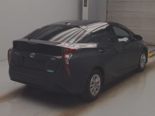 TOYOTA PRIUS 2016