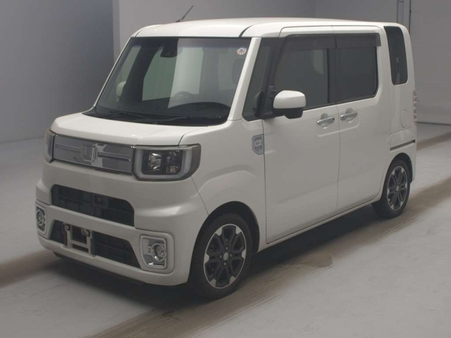 DAIHATSU WAKE 2016