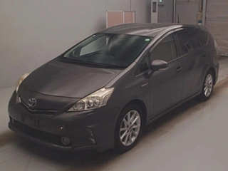 TOYOTA PRIUS ALPHA 2014