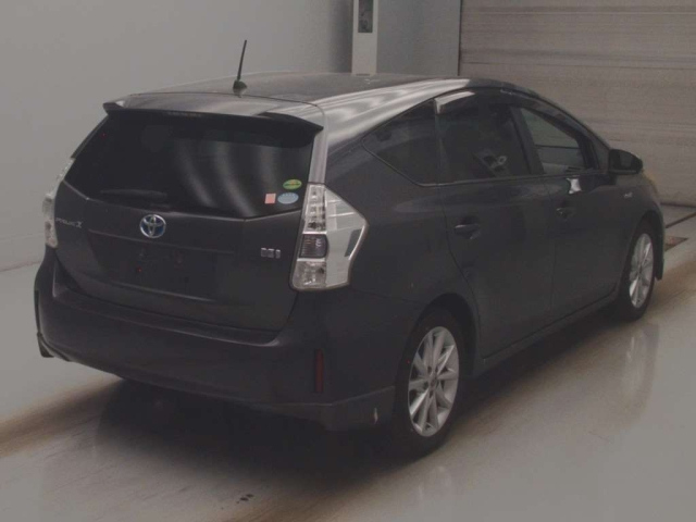 TOYOTA PRIUS ALPHA 2014