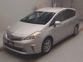 TOYOTA PRIUS ALPHA 2014