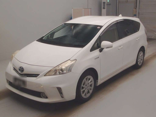 TOYOTA PRIUS ALPHA 2012
