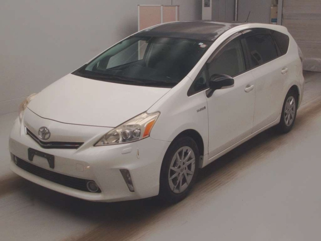 TOYOTA PRIUS ALPHA 2012