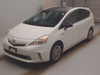 TOYOTA PRIUS ALPHA 2012
