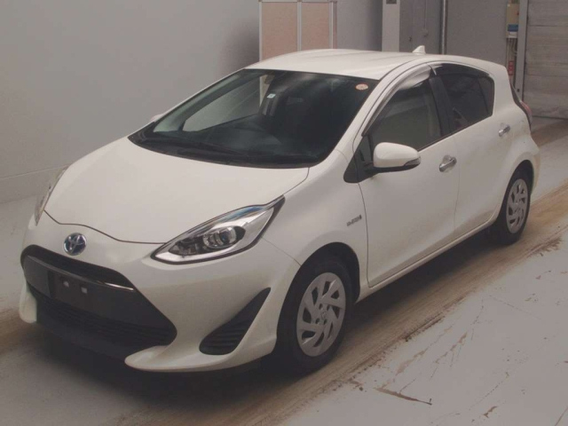 TOYOTA AQUA 2018