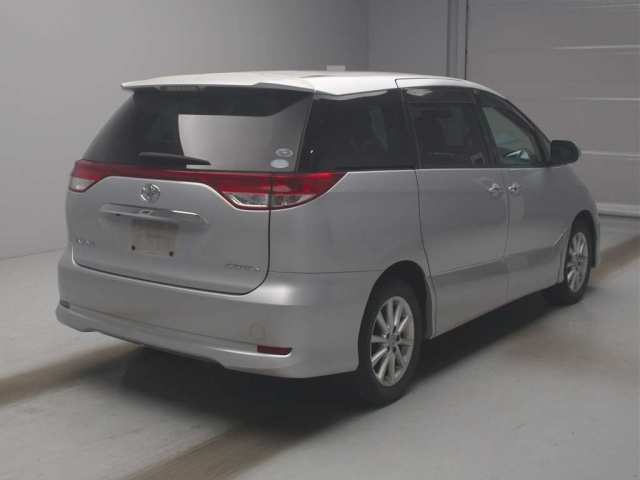 TOYOTA ESTIMA 2010