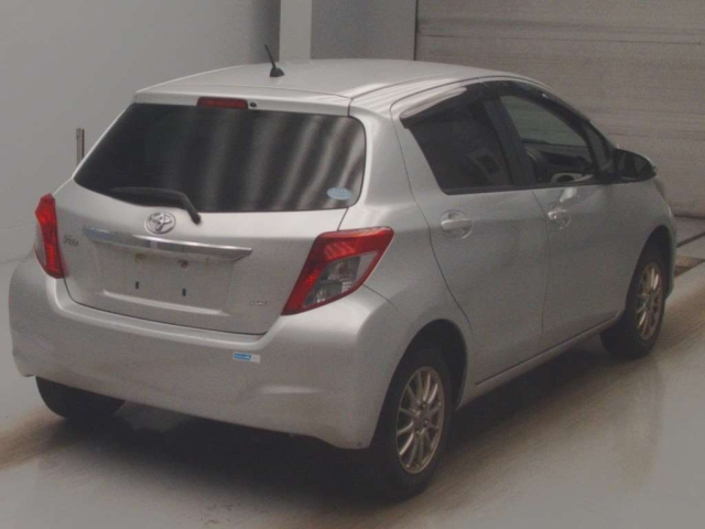 TOYOTA VITZ 2014