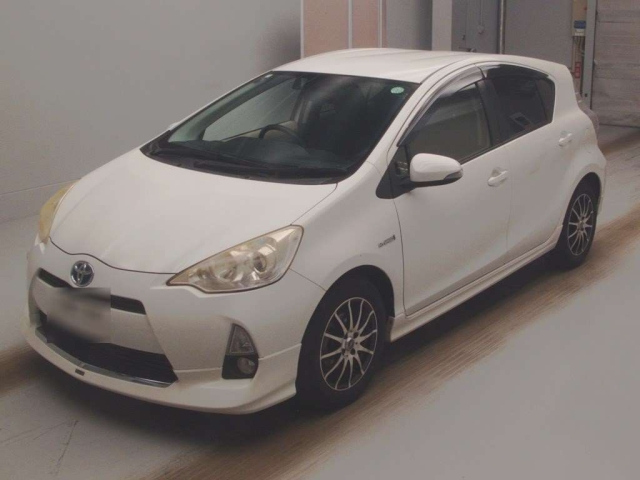TOYOTA AQUA 2012