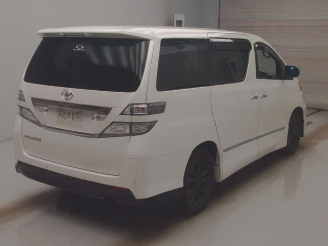 TOYOTA VELLFIRE 2010