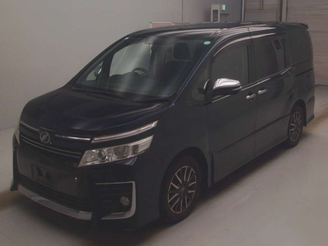TOYOTA VOXY 2015