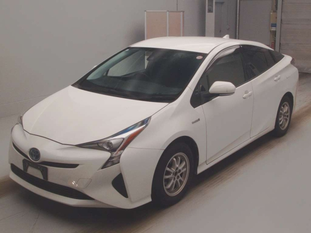 TOYOTA PRIUS 2018