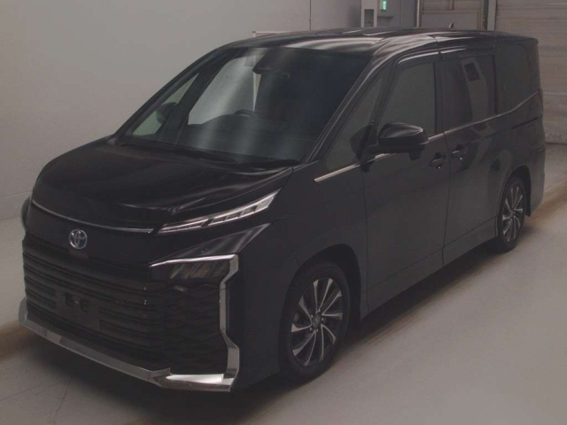 TOYOTA VOXY 2023