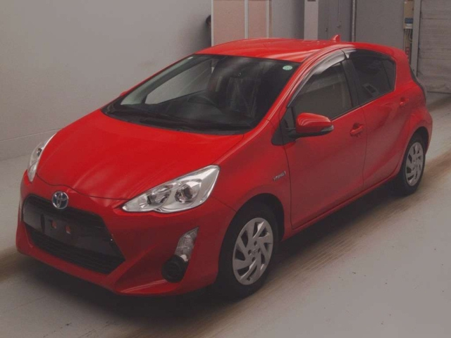 TOYOTA AQUA 2015