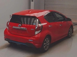 TOYOTA AQUA 2015