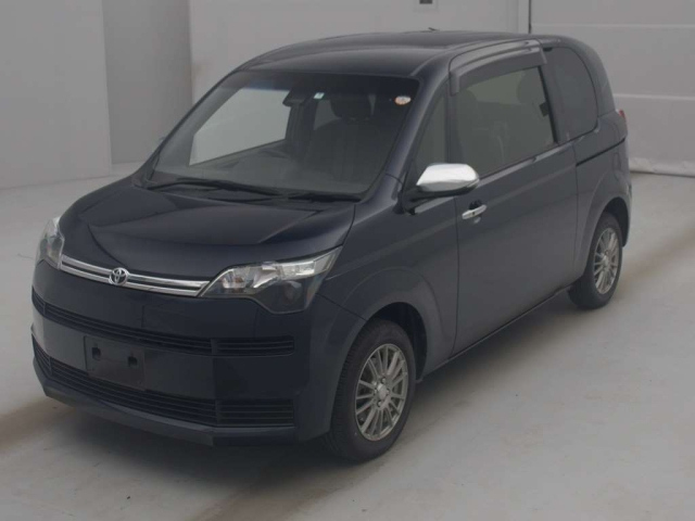 TOYOTA SPADE 2018