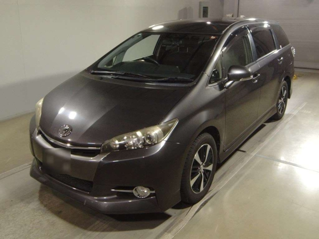 TOYOTA WISH 2014