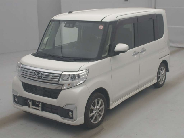 DAIHATSU TANTO 2018