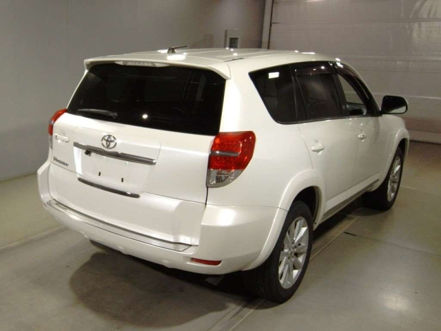 TOYOTA VANGUARD 2010