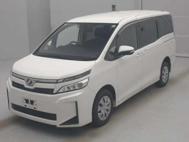 TOYOTA VOXY 2018
