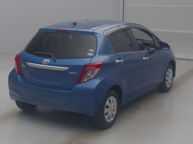TOYOTA VITZ 2014