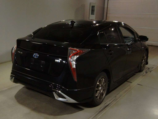 TOYOTA PRIUS 2016