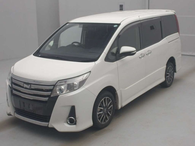 TOYOTA NOAH 2014