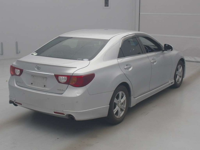 TOYOTA MARK X 2010