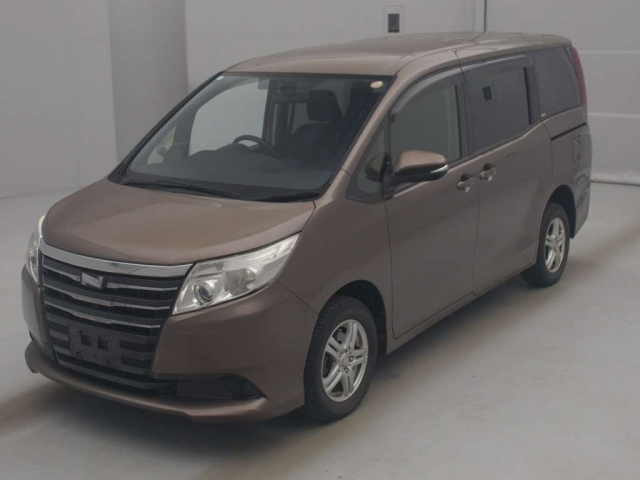TOYOTA NOAH 2014
