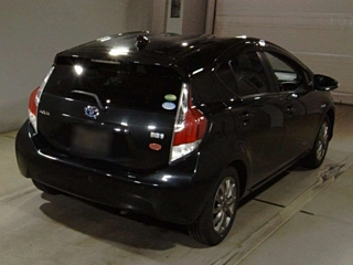 TOYOTA AQUA 2016