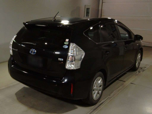 TOYOTA PRIUS ALPHA 2012