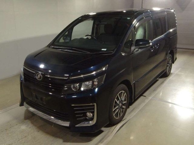 TOYOTA VOXY 2015
