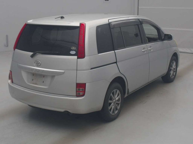 TOYOTA ISIS 2009