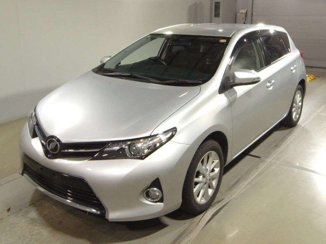 TOYOTA AURIS 2013