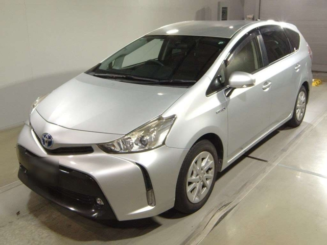 TOYOTA PRIUS ALPHA 2015