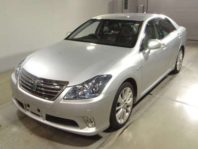 TOYOTA CROWN 2010