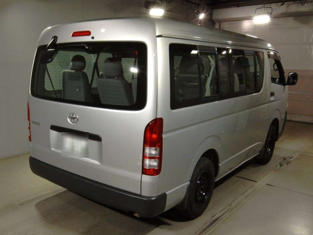 TOYOTA HIACE 2009