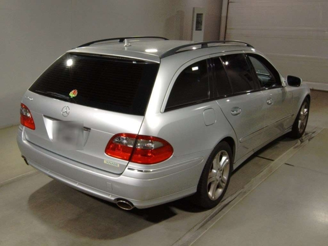 MERCEDES BENZ E CLASS WAGON 2010