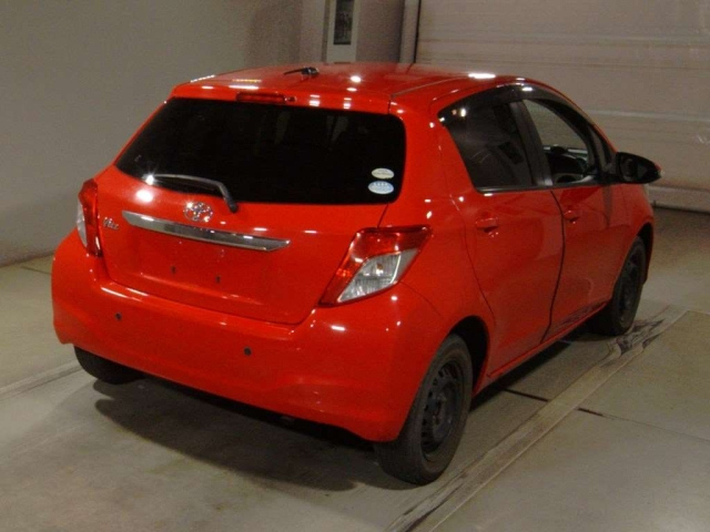 TOYOTA VITZ 2012