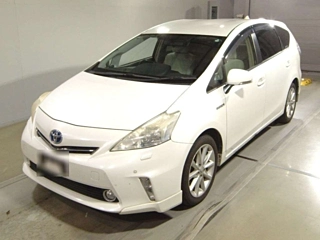 TOYOTA PRIUS ALPHA 2011