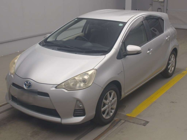 TOYOTA AQUA 2012