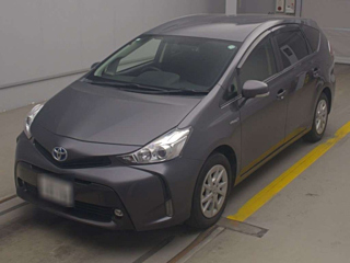TOYOTA PRIUS ALPHA 2015