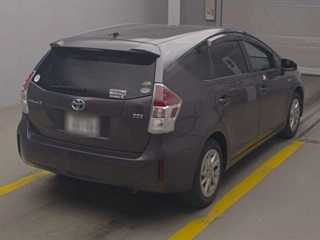 TOYOTA PRIUS ALPHA 2015